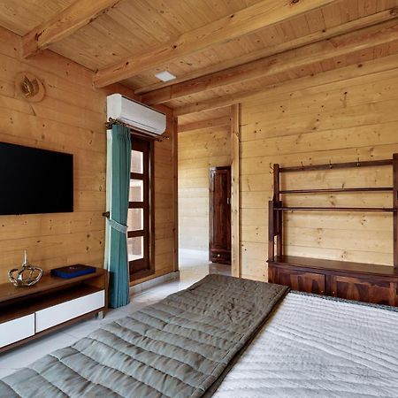 The Pine Loft Villa Бангалор Екстериор снимка