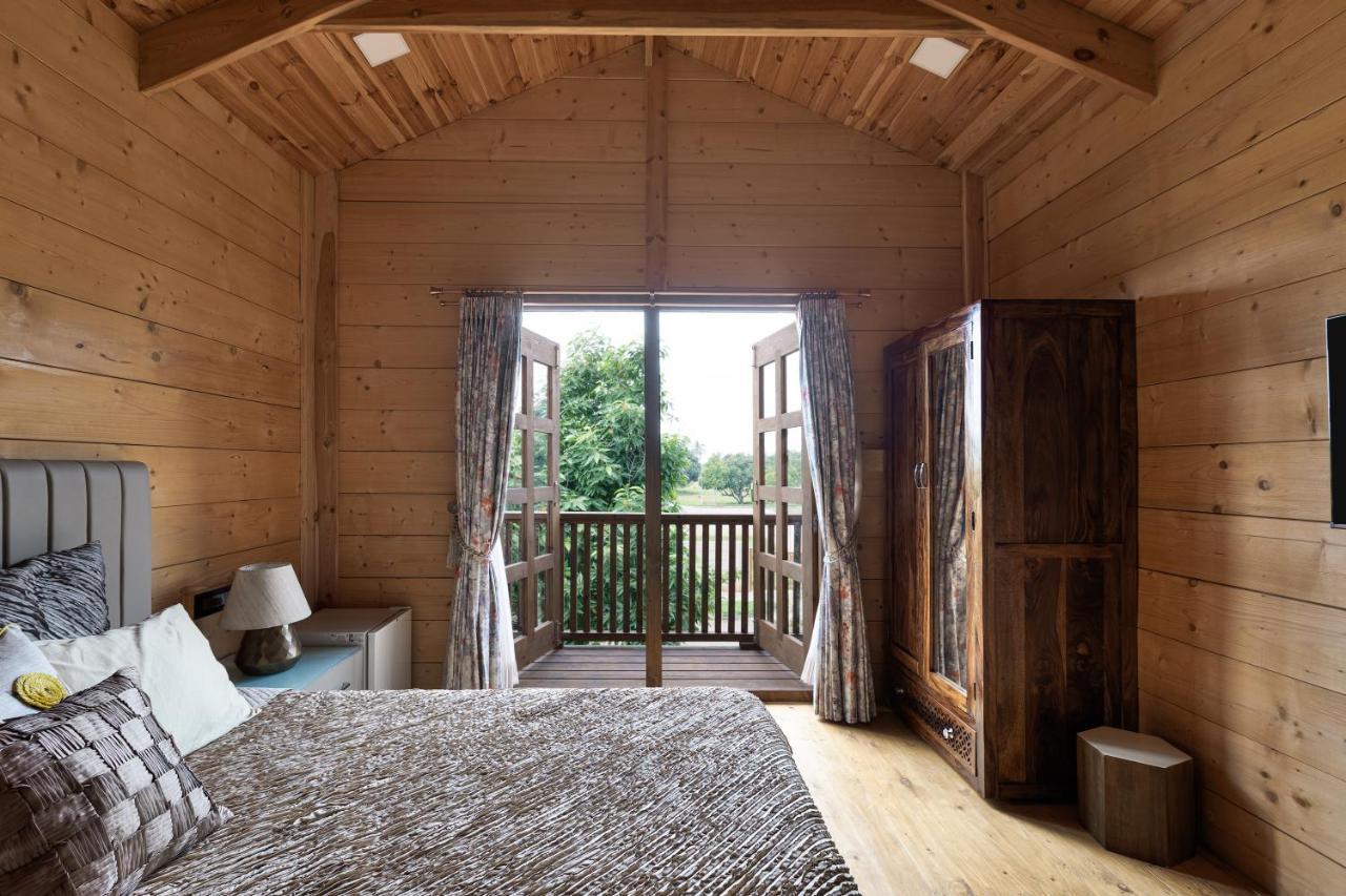 The Pine Loft Villa Бангалор Екстериор снимка